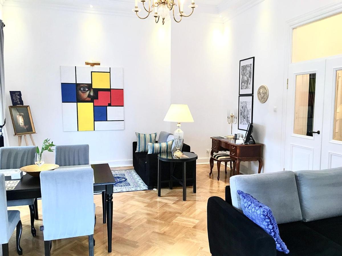 Mondrian Luxury Suites & Apartments Old Town Варшава Екстер'єр фото