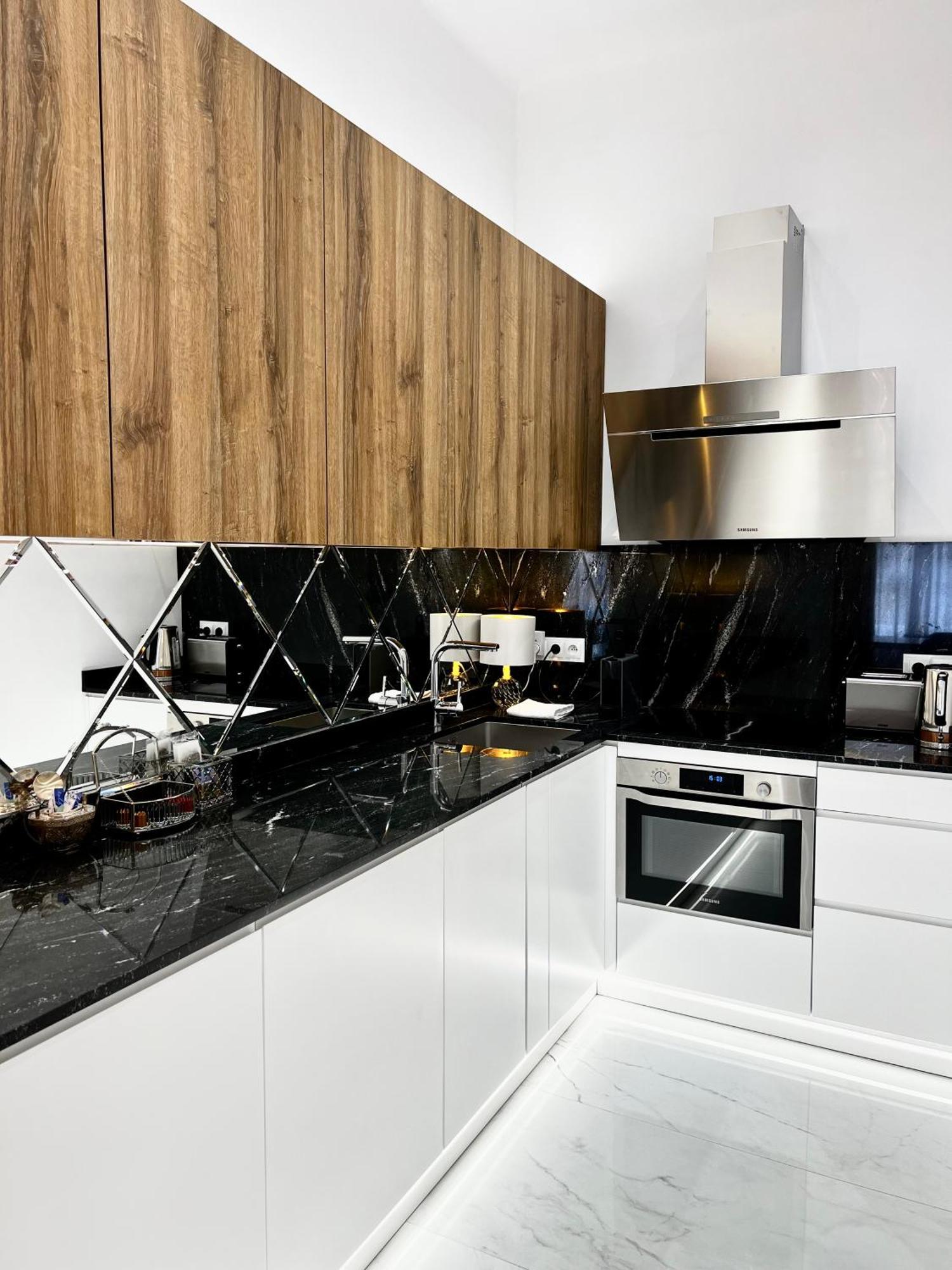 Mondrian Luxury Suites & Apartments Old Town Варшава Номер фото