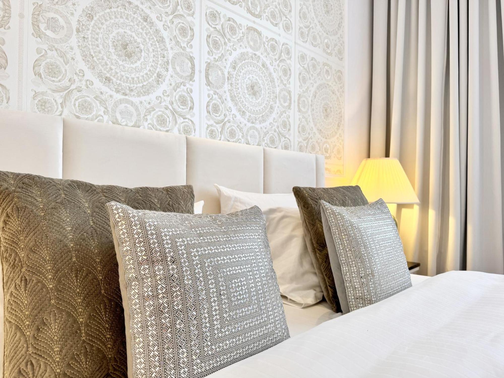 Mondrian Luxury Suites & Apartments Old Town Варшава Екстер'єр фото