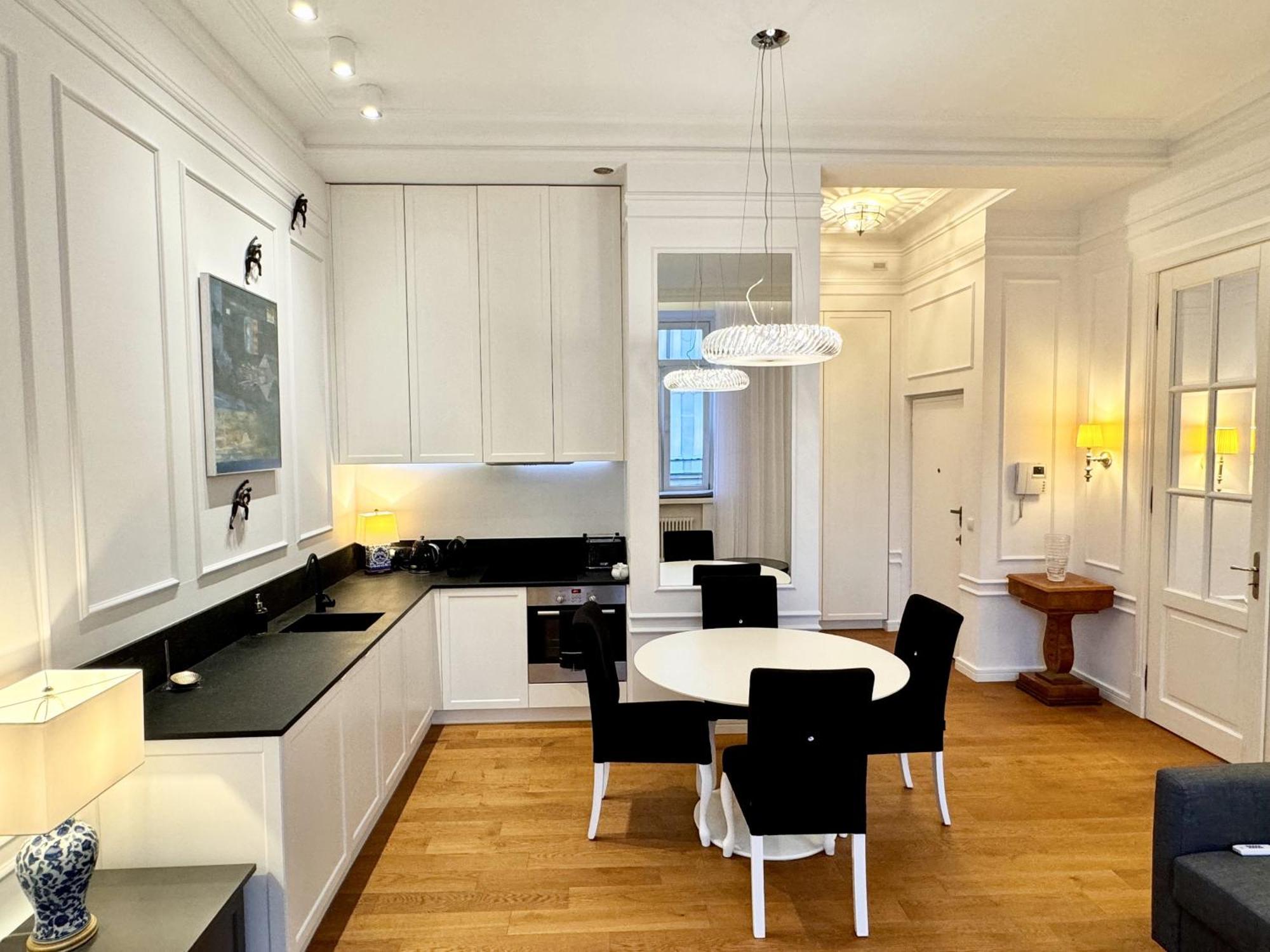 Mondrian Luxury Suites & Apartments Old Town Варшава Екстер'єр фото